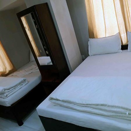 Hotel Holiday Inn Bombay Esterno foto