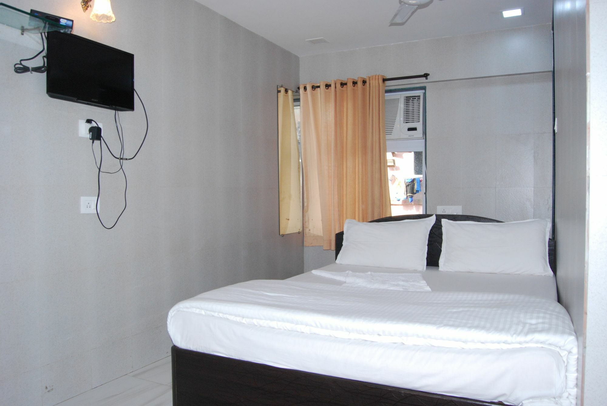 Hotel Holiday Inn Bombay Esterno foto